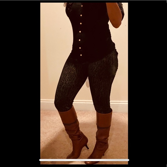 Louis Vuitton boots. Gently used - Picture 9 of 9